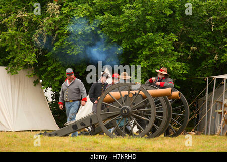 Konföderierten Lager-Kanonen, Civil War Reenactment, Willamette Mission State Park, Oregon Stockfoto