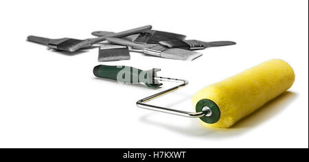 Farbroller und Pinsel. Stockfoto