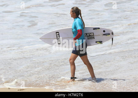 Sydney, Australien. 6. November 2016. Headliner der internationalen Beach Festival am North Cronulla Beach war der QS6000 Sydney International Womens Pro Serie Surf-Wettbewerb qualifizieren. Bildnachweis: Richard Milnes/Alamy Live-Nachrichten Stockfoto