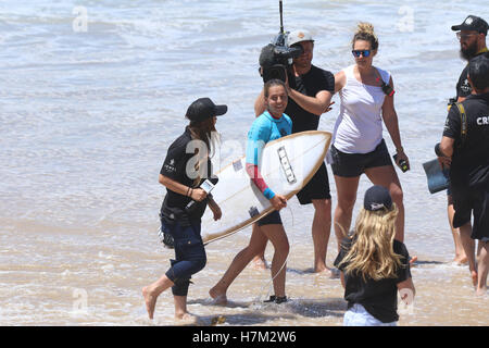 Sydney, Australien. 6. November 2016. Headliner der internationalen Beach Festival am North Cronulla Beach war der QS6000 Sydney International Womens Pro Serie Surf-Wettbewerb qualifizieren. Bildnachweis: Richard Milnes/Alamy Live-Nachrichten Stockfoto