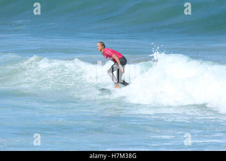 Sydney, Australien. 6. November 2016. Headliner der internationalen Beach Festival am North Cronulla Beach war der QS6000 Sydney International Womens Pro Serie Surf-Wettbewerb qualifizieren. Bildnachweis: Richard Milnes/Alamy Live-Nachrichten Stockfoto