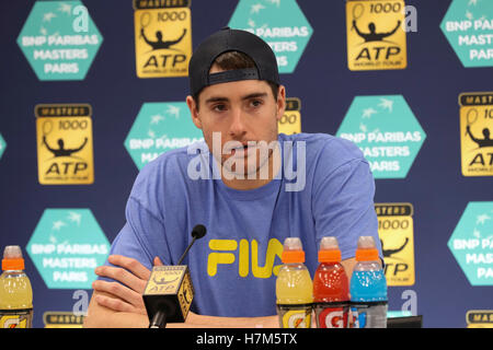 Paris, Frankreich. 6. November 2016. BNP PARIBAS MASTERS (End-) FEDERATION FRANCAISE DE TENNIS - John Isner (USA) bei der Pressekonferenz - Credit: Yan Lerval/Alamy Live News Stockfoto