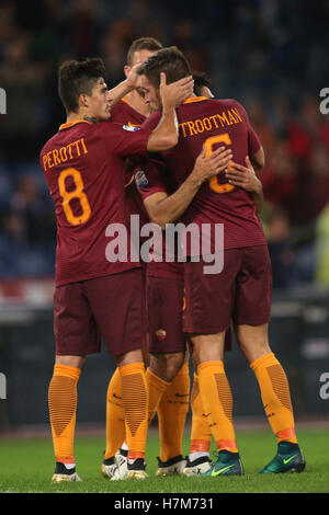 Rom, Italien. 6. November 2016. 06.11.2016. Stadio Olimpico, Rom, Italien. Serie A Fußball. Roma im Vergleich zu Bologna. in Aktion Durin das Match. Bildnachweis: Marco Iacobucci/Alamy Live-Nachrichten Stockfoto