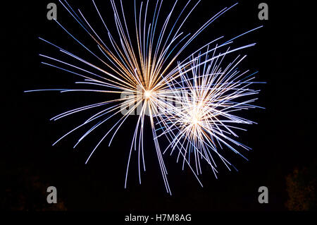 Wickford, Essex, England. 5. November 2016. UK-Feuerwerk und Lagerfeuer © Ben Rektor/Alamy Live News Stockfoto