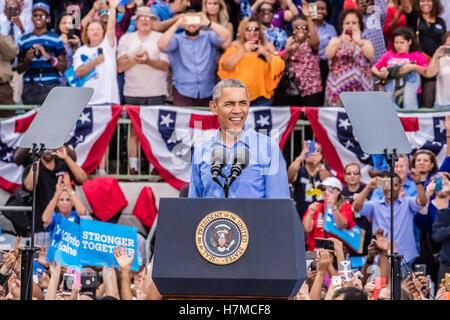 Kissimmee, Florida, USA. 6. November 2016. Präsident Barack Obama setzt sich für Hillary Clinton auf Sonntag, 6. November 2016 im Heritage Park in Kissimmee, Florida. Bildnachweis: Das Foto Zugang/Alamy Live-Nachrichten Stockfoto