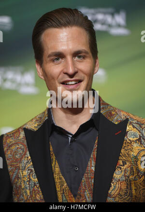 Oberhausen, Deutschland. 6. November 2016. Schauspieler Alexander Klaws (Tarzan) Ankunft bei der Premiere des musical Tarzan in Oberhausen, Deutschland, 6. November 2016. Foto: Henning Kaiser/Dpa/Alamy Live News Stockfoto