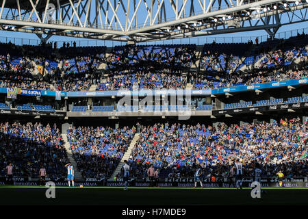 Barcelona, Spanien. 6. November 2016. Spieler über das Spielfeld. La Liga Santander, Spieltag 11 Spiel zwischen RCD Espanyol Barcelona und Athletic Club de Bilbao endete mit einem 0: 0 Unentschieden. RCDE Stadion, Barcelona, Spanien. 6. November 2016 Credit: VWPics/Alamy Live-Nachrichten Stockfoto