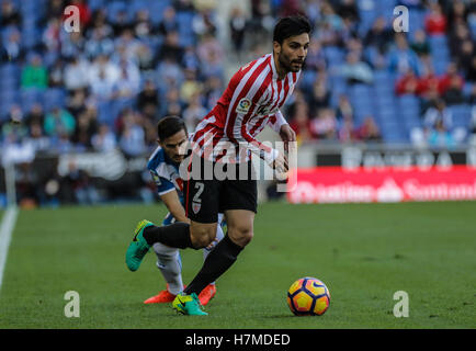 Barcelona, Spanien. 6. November 2016. Boveda mit dem Ball. La Liga Santander, Spieltag 11 Spiel zwischen RCD Espanyol Barcelona und Athletic Club de Bilbao endete mit einem 0: 0 Unentschieden. RCDE Stadion, Barcelona, Spanien. 6. November 2016 Credit: VWPics/Alamy Live-Nachrichten Stockfoto