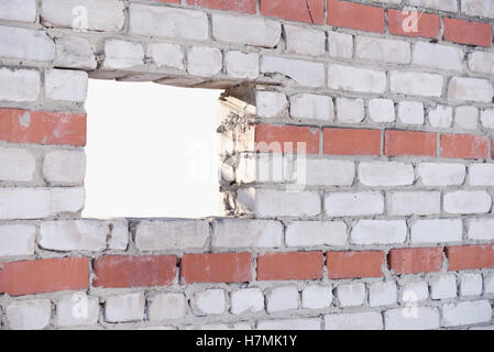 Fenster in Wand Stockfoto