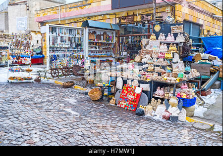 Das Geschäft mit der lokalen Hand gefertigte Souvenirs in Uchisar, Capadocia, Türkei. Stockfoto