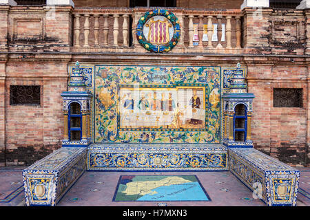 Keramikfliesen, die Darstellung Tarragona Plaza De Espana Sevilla Spanien Stockfoto