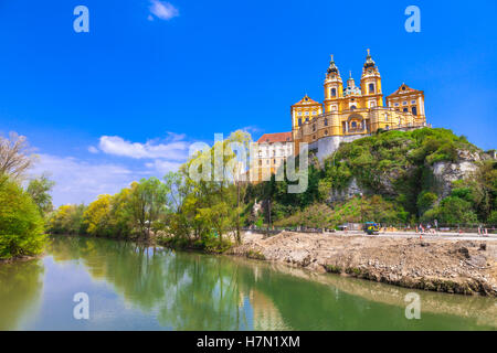 Melk mit berühmten Benediktiner-Abtei in Österreich Stockfoto