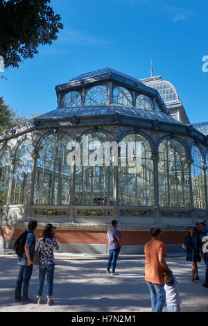 Ansicht des Crystal Palace, Palacio de Cristal im Retiro-Park. Madrid. Spanien. Stockfoto