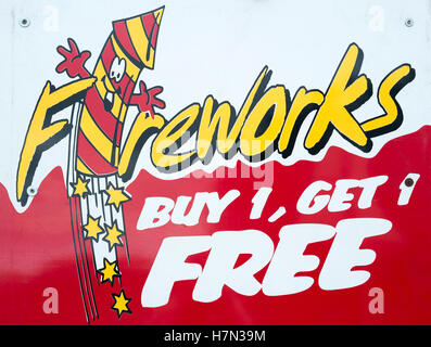 "BOGOF" oder "Buy one Get one free" Sign  abgezinst Feuerwerk, Merseyside, UK Stockfoto