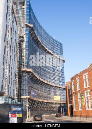 Das alte Zürich Bürogebäude im Stadtzentrum von Portsmouth, renoviert um als Studentenwohnheim genutzt werden. Stockfoto