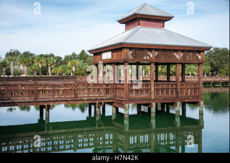 Rookery Pavillon auf dem Wasser auf Bird Island Park in Ponte Vedra Beach, Florida, USA. Stockfoto