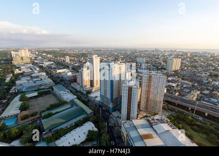 Makati ist eine Stadt in den Philippinen Metro Manila Region und Finanzzentrum des Landes. Stockfoto