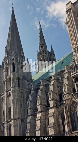 Türme und Strebebögen, Kathedrale von Chartres Stockfoto