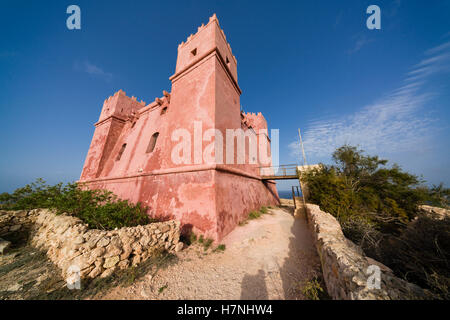 Auch bekannt als der rote Turm, Mellieha Turm oder Fort St. Agatha, Sankt Agatha Turm ist ein großen befestigten Wachturm Stockfoto