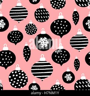 Nahtlose wiederholendes Muster mit strukturierten Christbaumkugeln in schwarz und weiß auf rosa Hintergrund. Moderne und originelle festlichen te Stock Vektor