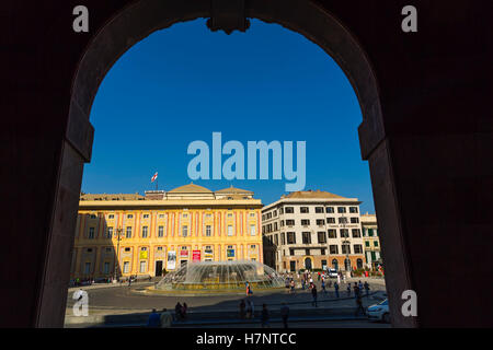 Fontana Piazza de Ferrari. Altstadt, alte Stadt. Genua. Mittelmeer. Ligurien, Italien Europa Stockfoto