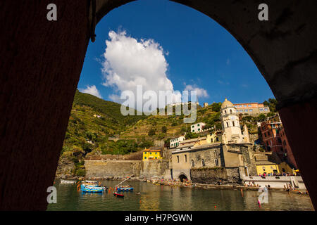 Vernazza, Riviera de Levanto, Fischerdorf, Cinque Terre. Genua. Mittelmeer. Ligurien, Italien Europa Stockfoto