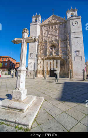 VALLADOLID, Spanien - 7. November 2016: Fassade der Kirche San Pable in Valladolid, Kastilien und León, Spanien Stockfoto