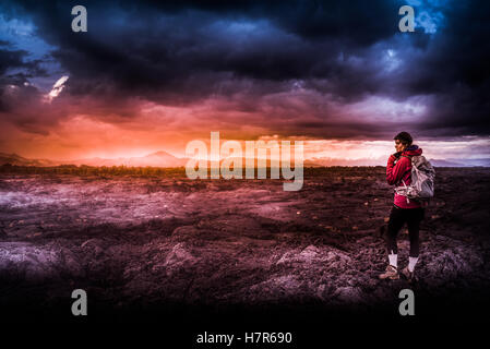 Wanderer-Backpacker auf einem Trail of The Moon National Monument Idaho Krater Stockfoto