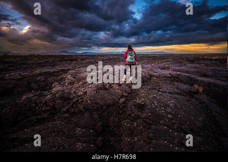 Wanderer-Backpacker auf einem Trail of The Moon National Monument Idaho Krater Stockfoto