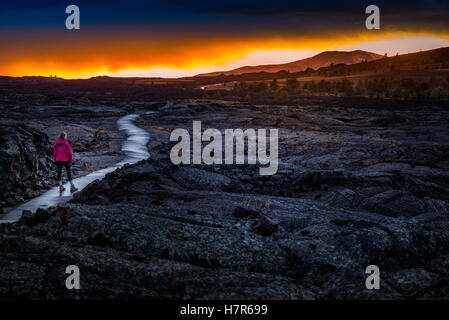 Wanderer-Backpacker auf einem Trail of The Moon National Monument Idaho Krater Stockfoto