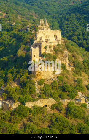 Blick auf das Schloss Montfort, eine zerstörte Kreuzritterburg im oberen Galiläa im Norden Israels Stockfoto