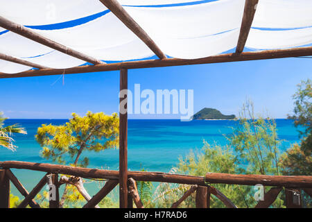 Zakynthos, Griechenland. Balkon Meerblick, beliebte touristische Resort Insel Stockfoto