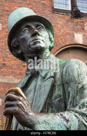 Hans Christian Andersen Statue, in der Nähe von Rathausplatz, Kopenhagen, Dänemark Stockfoto