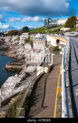 Eine Ansicht Westen entlang der Küste von Plymouth unter Plymouth Hacke. Stockfoto