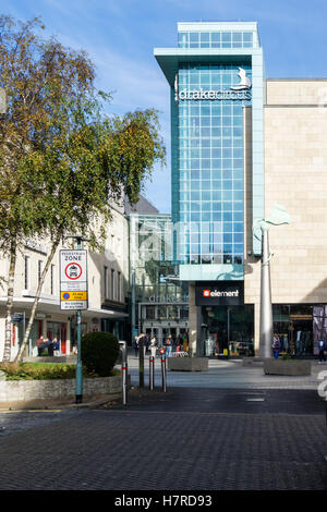 Der Eingang zum Drake Zirkus bedeckt Shopping-Mall in Plymouth. Stockfoto