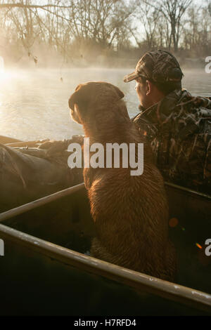 Wasservögel Hunter Boot mit gelben Rusty Labrador Stockfoto