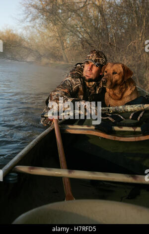 Wasservögel Hunter Boot mit gelben Rusty Labrador Stockfoto