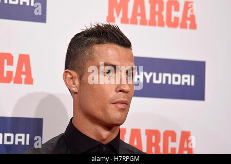 Madrid, Spanien. 7. November 2016. Fußball-Spieler Crisitano Ronaldo während Awards für den Fußball "Marca" der spanischen Liga Saison 2015 / 2016 am Montag, 7. November 2016 in Madrid. Bildnachweis: Gtres Información Más lokalen auf line,S.L./Alamy Live News Stockfoto