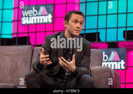 Lissabon, Portugal. 7. November 2016. Direktor und Gründer von HitRECord, Joseph Gordon-Levitt, im Web Summit 2016, in Lissabon, Portugal-Credit: Alexandre de Sousa/Alamy Live News Stockfoto