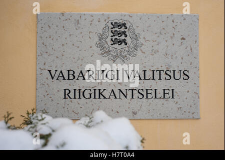 Tallinn, Estland, 8. November 2016.  Blick auf Stenbock-Haus, Regierung und Amt des Premierministers Estland. Laut der Zeitung Postimees Vorsitzenden der fünf estnische Fraktionen nach einem Treffen am Dienstag Nachmittag eingeladen Premierminister Taavi Roivas, der Vorsitzende der Demokratischen Partei zum Rücktritt als Regierungschef am Mittwoch oder jeder anderen Form alle fünf Parteien werden kein Vertrauen in ihn. Estnische Ministerpräsident Taavi Roivas Gesichter Vertrauensvotum, nachdem Koalition am Montag Abend bricht zusammen. Bildnachweis: Nicolas Bouvy/Alamy Live-Nachrichten Stockfoto