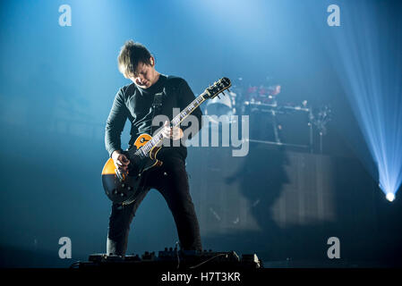 Manchester UK. 8. November 2016. Bringt mir der Horizont führen in der Manchester Arena auf ihre Headliner-Tour 2016, Manchester 11.08.2016 Credit: Gary Mather/Alamy Live News Stockfoto