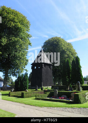 Hölzerner Glockenturm in Felsted Kirche in Süd-Dänemark Stockfoto