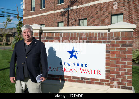 Merrick, New York, USA. 23. Oktober 2016. MICHAEL F. REID, demokratische Kandidat für die New York State Assembly Bezirk 14 bei Rallye Stockfoto