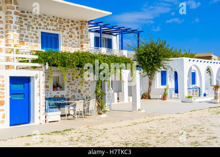 Typische griechische Ferienhäuser in Naoussa Stadt, Insel Paros, Griechenland Stockfoto