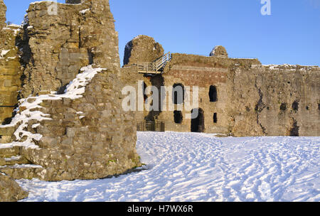 Denbigh Castle im Winter, Stockfoto