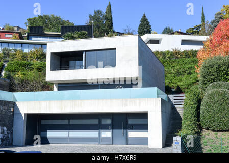 Schönes modernes Haus in Zement Stockfoto