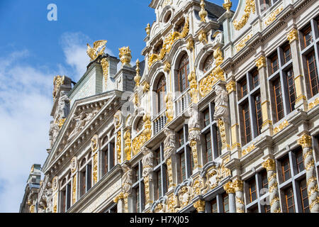 Fassaden der historischen Häuser am Marktplatz, Oude Markt, Grand Place, in der alten Stadt von Brüssel, Belgien Stockfoto