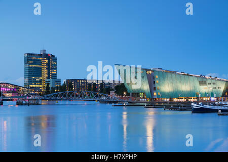 Science Center NEMO Oosterdok (East Dock), Amsterdam, Niederlande Stockfoto