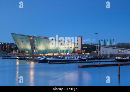 Science Center NEMO Oosterdok (East Dock), Amsterdam, Niederlande Stockfoto