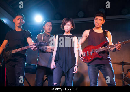 Vertrauen der chinesischen Musik Band auf der Bühne Stockfoto